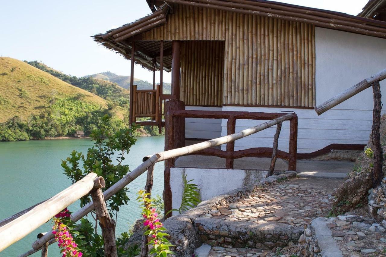 Borac Bay Bungalows Hotel And Resort Exterior foto